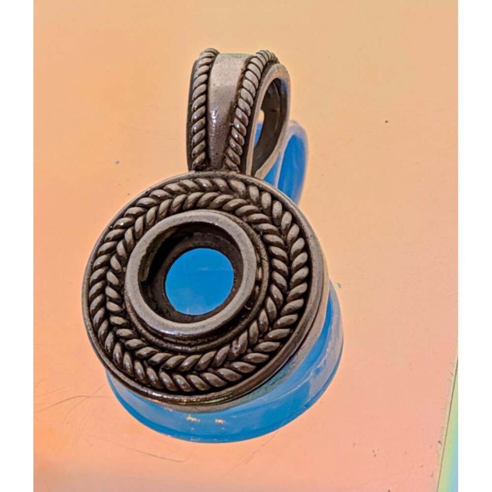 Round Interchangeable Stone Holder Pendant Silver Tone Rope Design Vintage